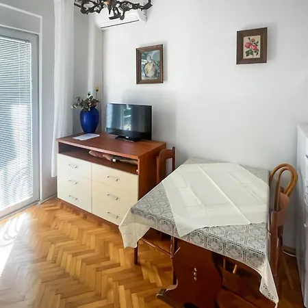 1 Bedroom Awesome In